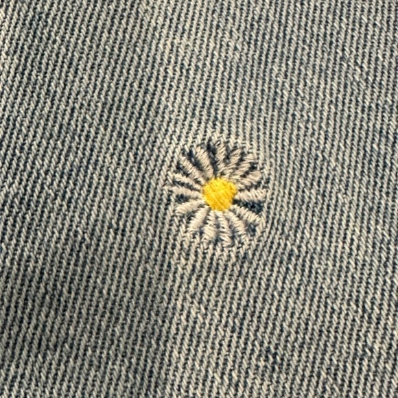 Hollister | 90’s Light Blue Jeans w/ Flower Ultra High rise Mom Jean 24 (27L) - Picture 5 of 7